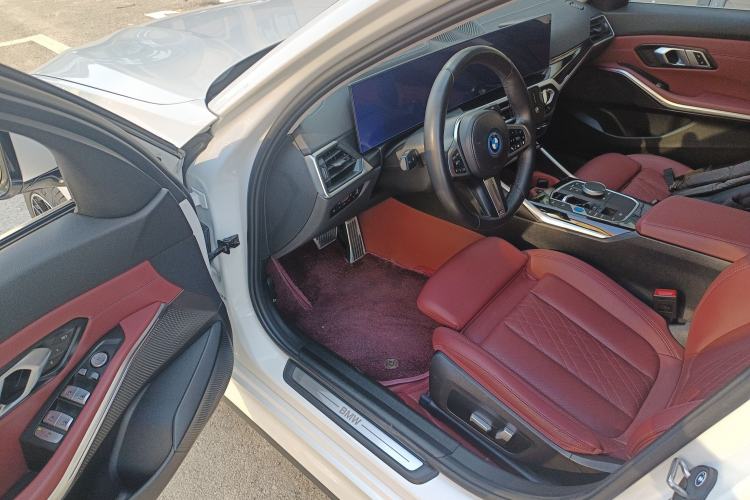 Used BMW i3 2022 eDrive 35 L Driver Seat