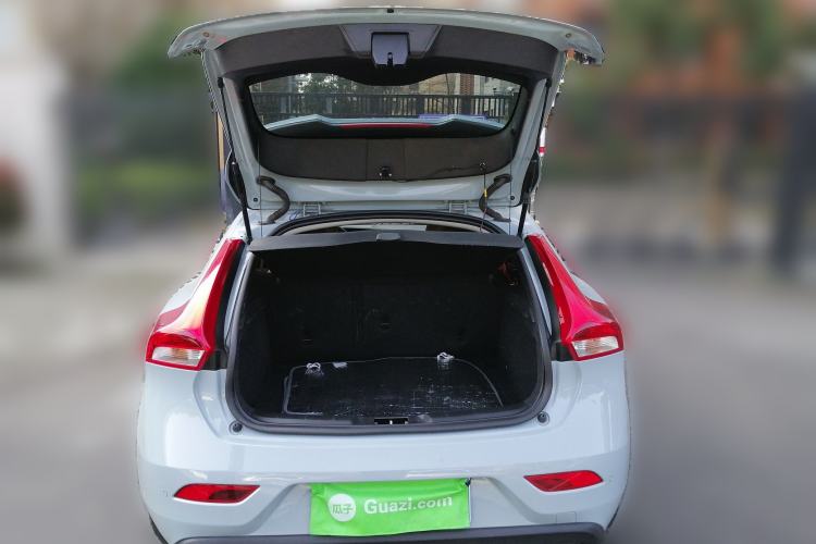 Used Volvo V40 2017 T3 Zhiya Edition Trunk