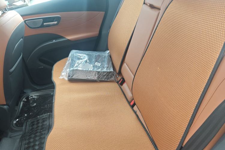 Used Chery Tiggo 8 2026 Model, 5th Generation Tiger Model, Kunpeng 1.6T Automatic Prestige Version Left Rear Seat