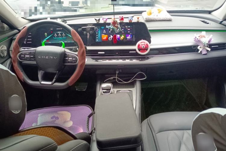 Used Chery Arrizo 8 2022 1.6T DCT Elite Center Console