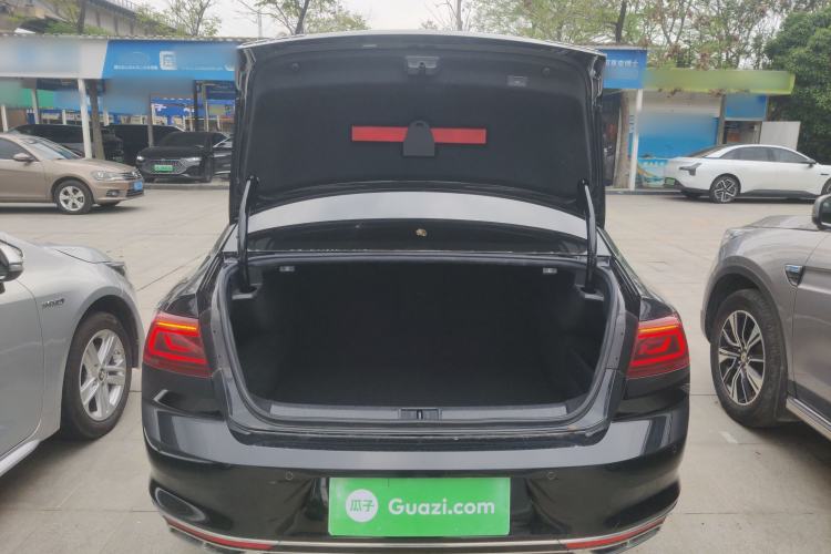 Used Volkswagen Magotan 2023 2 Million Units Commemorative Edition 330TSI DSG Luxury Version Trunk