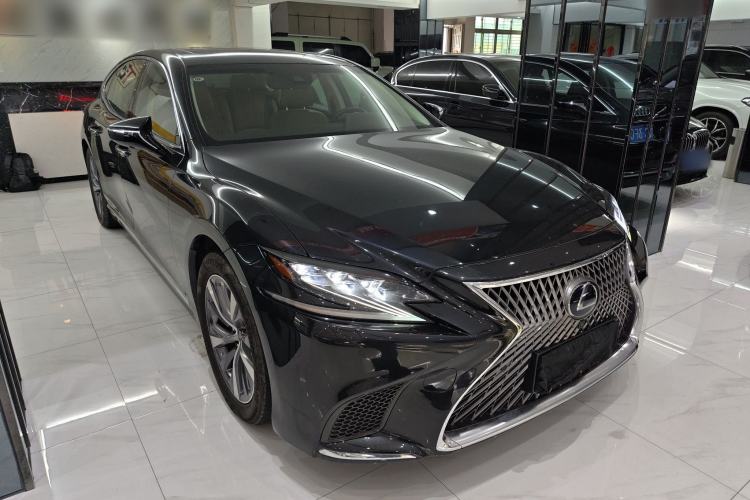 Used Lexus LS 2018 500h Excellence Edition China VI standard
