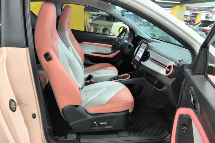 Used Chery QQ Little Ant 2022 Revised Version Sweet Pink Edition Half-Sugar Version Lithium Iron Phosphate 30.7 kWh 30 kW 301 km Right Front Seat