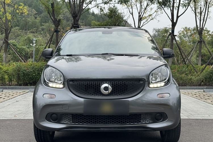 Used smart forfour 2018 1.0L 52 kW Dynamic Edition
