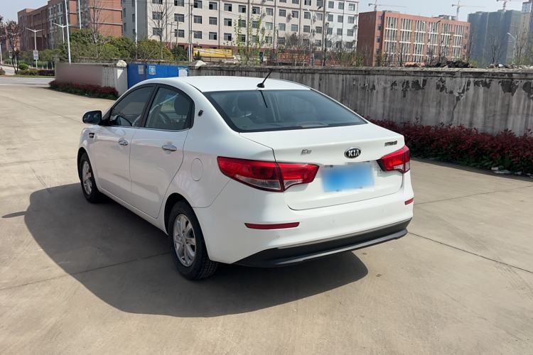 Used Kia K2 2015 Sedan 1.4L MT GLS