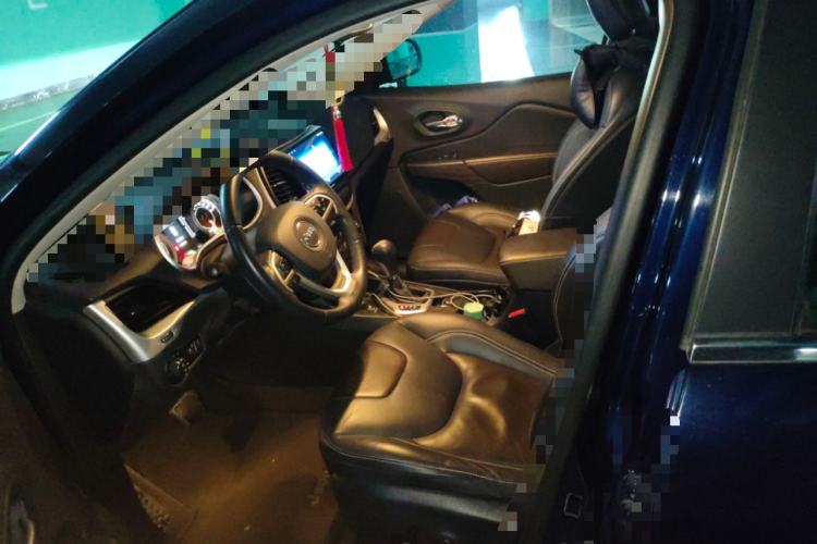 Used Jeep Cherokee 2016 2.4L Professional Smart Version