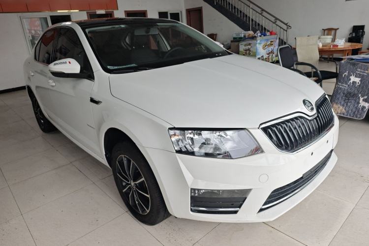 Used Skoda Octavia 2017 1.6L Automatic Smart Drive Edition Front Right 45 Deg