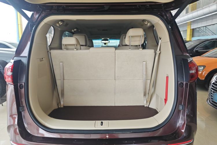 Used Buick GL8 2022 ES Landtrek 653T Luxury Edition