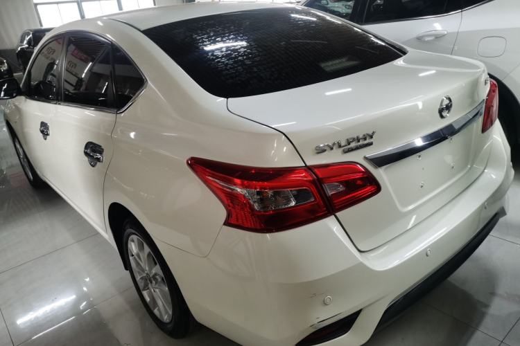 Used Nissan Sylphy 2021 Classic 1.6XL CVT Luxury Edition Exterior 2