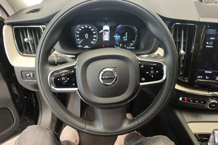 Used Volvo XC60 New Energy 2019 T8 E-Drive Hybrid Prestige Luxury Version China V Standard Steering Wheel