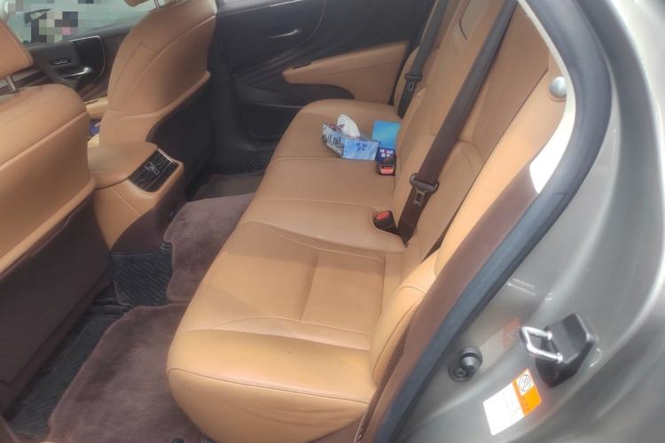 Used Lexus LS 2020 500h Excellence Edition China V Standard Left Rear Seat