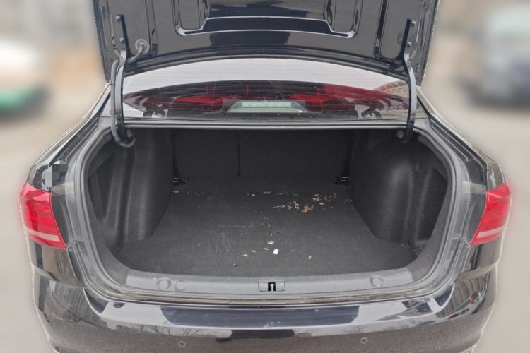 Used Volkswagen Lavida 2017 1.6L Manual Comfort Edition