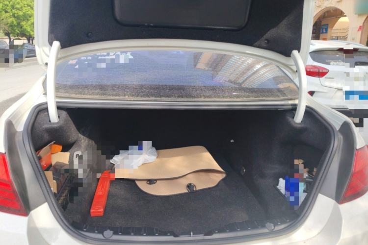 Used BMW 5 Series 2013 525Li Luxury Model Trunk