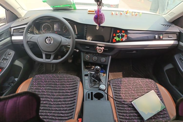 Used Volkswagen Bora 2019 1.5L Manual Fashion Edition Center Console
