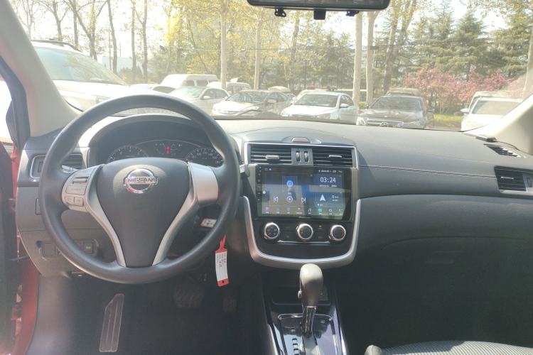 Used Nissan Tiida 2016 1.6L CVT Cool Dynamic Edition Center Console