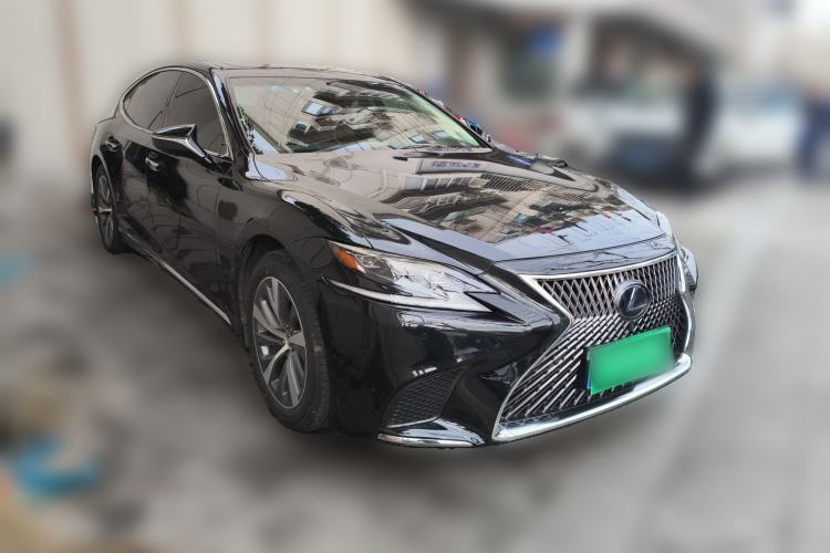 Used Lexus LS 2020 500h Excellence Edition China VI standard Front Right 45 Deg