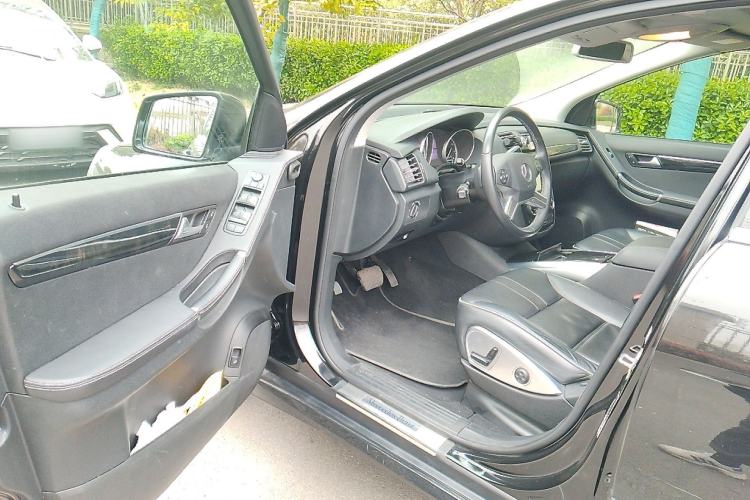 Used Mercedes-Benz R-Class 2017 R 320 4MATIC Business Edition Prestige Model
