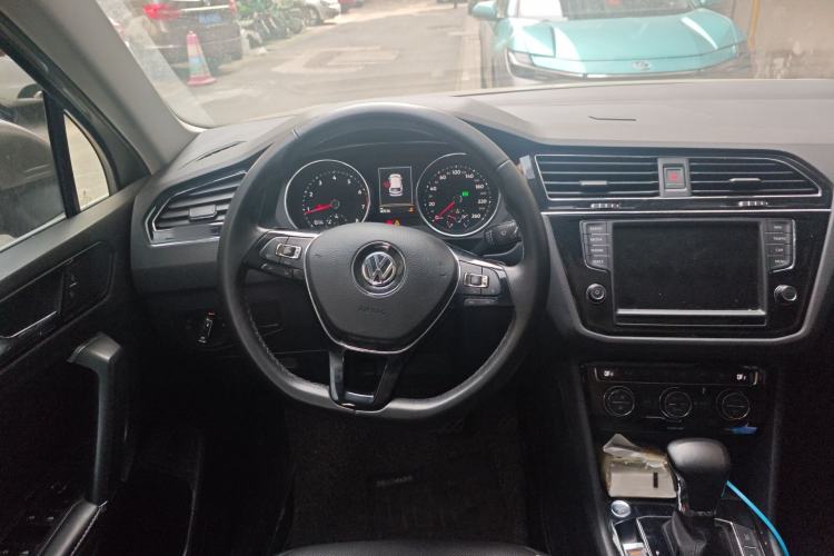 Used Volkswagen Tiguan L 2017 330TSI Automatic Two-Wheel Drive Flagship Edition