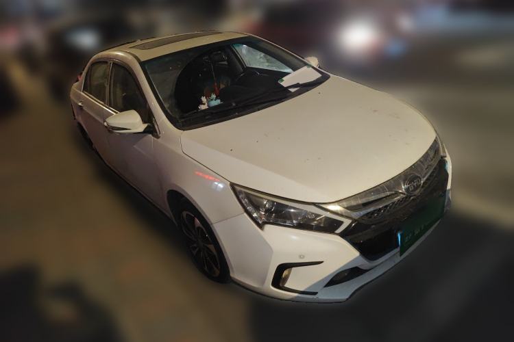 Used BYD Qin New Energy 2015 1.5T Dual-Crown Flagship Edition
