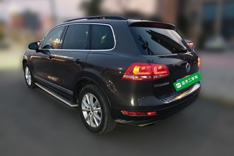 Used Volkswagen Touareg 2011 3.0 TSI High-End Version Rear Left 45 Deg
