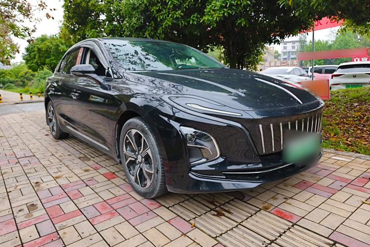 Used Hongqi E-QM5 2023 Base Travel Edition Front Right 45 Deg