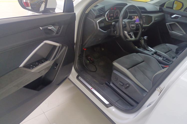 Used Audi Q3 2023 35 TFSI Fashion Dynamic Model (1.4T)