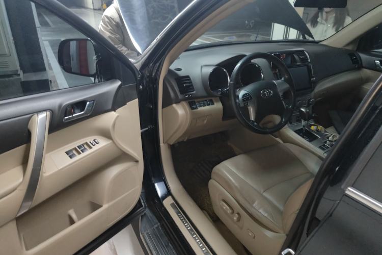 Used Toyota Highlander 2012 2.7L Two-Wheel Drive 5-Seater Sport Edition Driver Seat