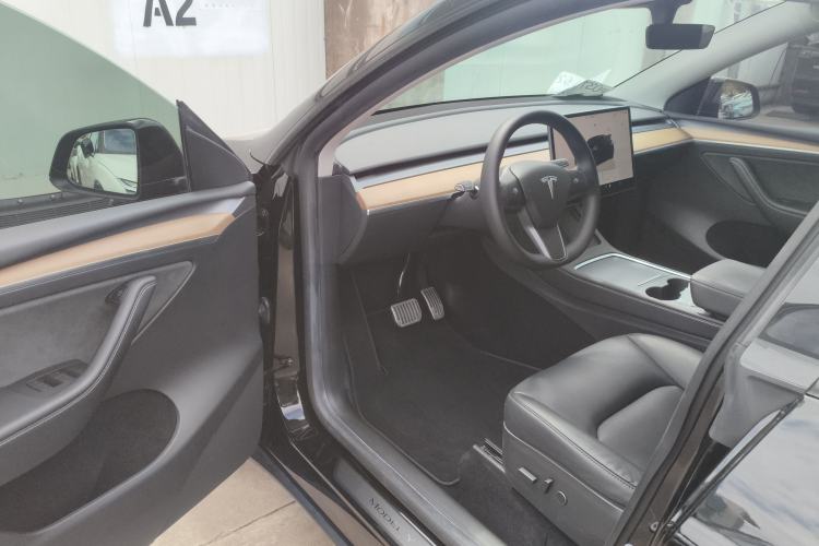 Used Tesla Model Y 2022 Rear-Wheel-Drive Version