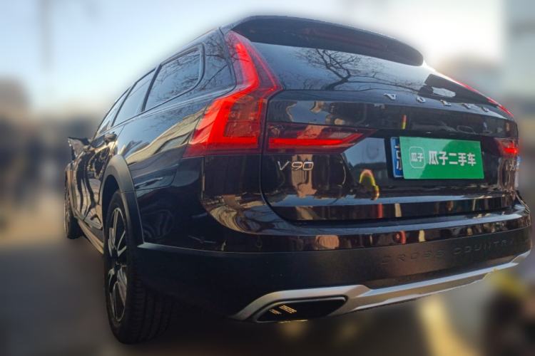 Used Volvo V90 2017 Cross Country T5 AWD Prestige Edition
