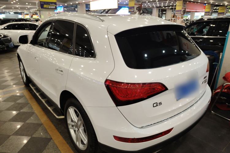 Used Audi Q5 2016 40 TFSI Comfort Model Rear Left 45 Deg