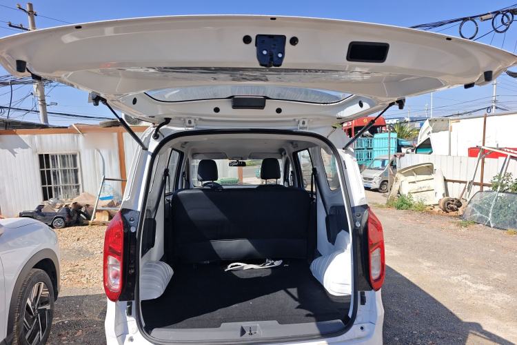 Used Wuling Hongguang New Energy 2025 Extended-Range Hybrid 50 km Utility Version Trunk