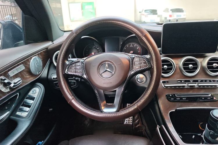 Used Mercedes-Benz GLC 2016 GLC 300 4MATIC Luxury Model