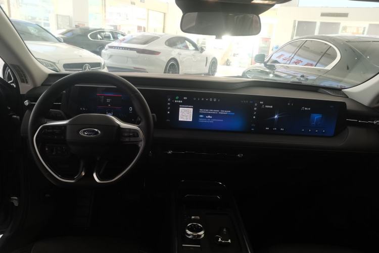 Used Ford Mondeo 2025 2.0T EcoBoost Luxury Version Center Console