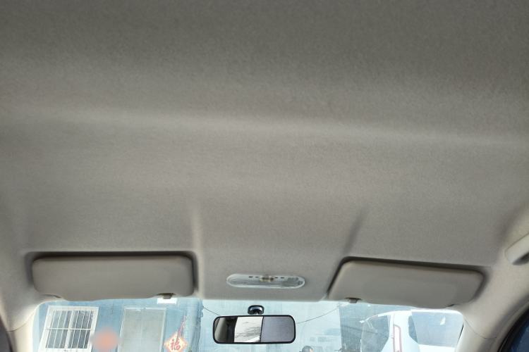 Used Venucia R30 2014 1.2L Manual Comfort Edition
