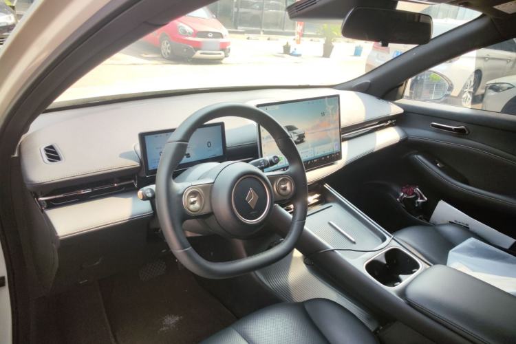 Used Baojun Yunhai 2024 600km Pure Electric Version Center Console