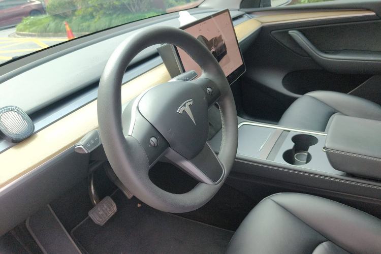 Used Tesla Model Y 2022 Revised Version Rear-Wheel Drive Steering Wheel
