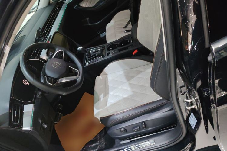 Used Volkswagen Magotan 2023 2 Million Units Limited Edition 330TSI DSG Leading Version Left Front Seat