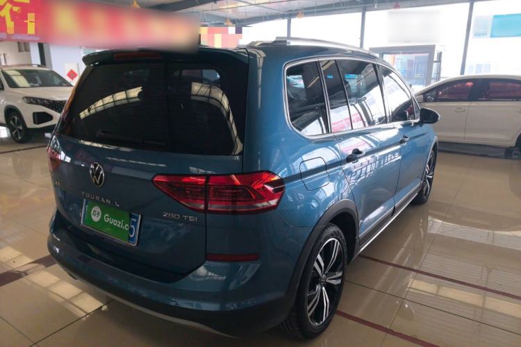 Used Volkswagen Touran 2022 Volkswagen Touran L 280TSI DSG Boundary Edition 7 Seats
