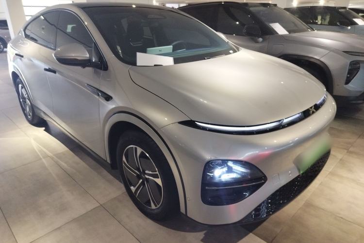 Used XPeng G6 2023 580 Long-Range Max Front Right 45 Deg