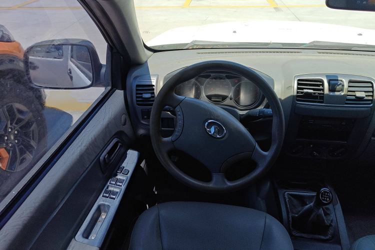 Used Great Wall Wingle 5 2011 2.2L Wealth Edition Two-Wheel Drive Big Double-Cab GW491QE
