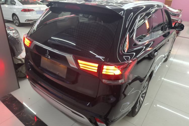 Used Mitsubishi Outlander 2021 2.4L 4x4 Zhi Xiang Edition 7 Seats Rear Right 45 Deg