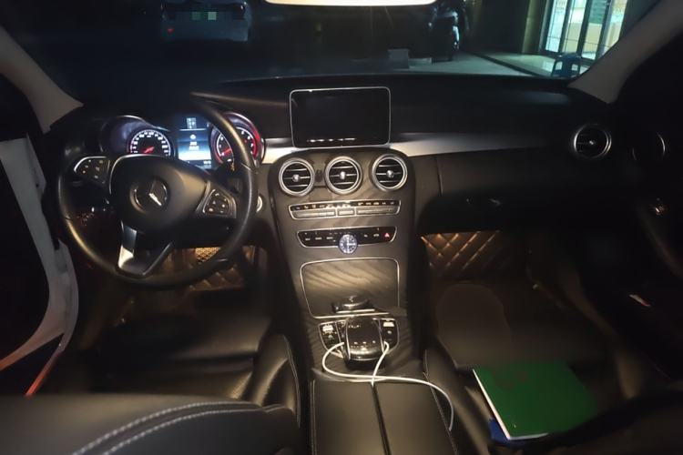 Used Mercedes-Benz C-Class 2017 Facelift C 200 Station Wagon Center Console