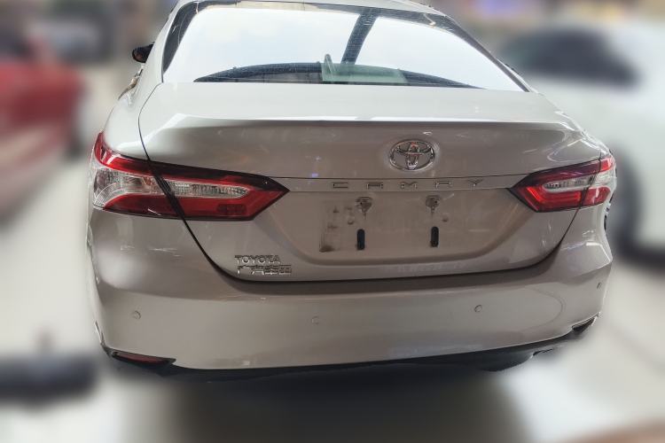 Used Toyota Camry 2018 2.0E Leading Edition
