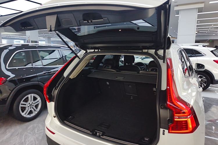 Used Volvo XC60 2018 T4 Zhiyi Edition Trunk