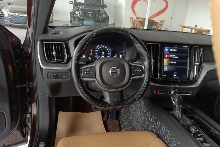 Used Volvo XC60 2019 T5 4x4 Smart Edition China V Standard
