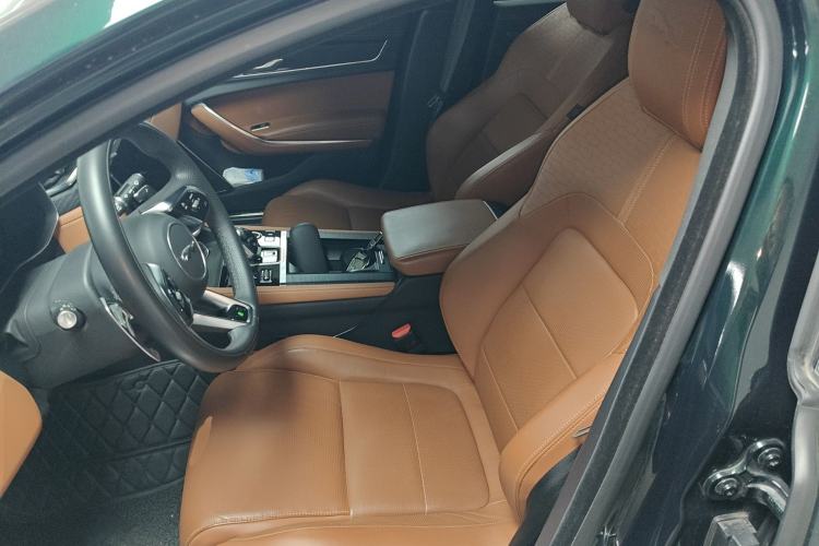 Used Jaguar XFL 2023 XFL 2.0T P250 Two-Wheel-Drive Prestige Luxury Gold Edition Left Front Seat