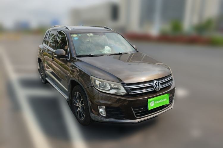 Used Volkswagen Tiguan 2015 1.8TSI Automatic Two-Wheel Drive Luxury Model Front Right 45 Deg