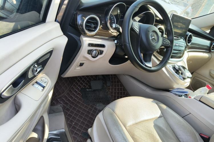 Used Mercedes-Benz V-Class 2016 V 260 Avantgarde Edition