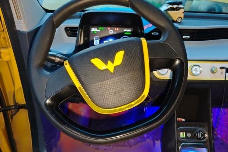 Used Wuling Hongguang MINIEV 2021 Macaron Premium Model – Lithium-NMC