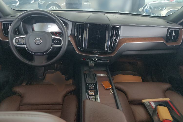 Used Volvo XC60 2021 T5 4x4 Smart Luxury Edition
